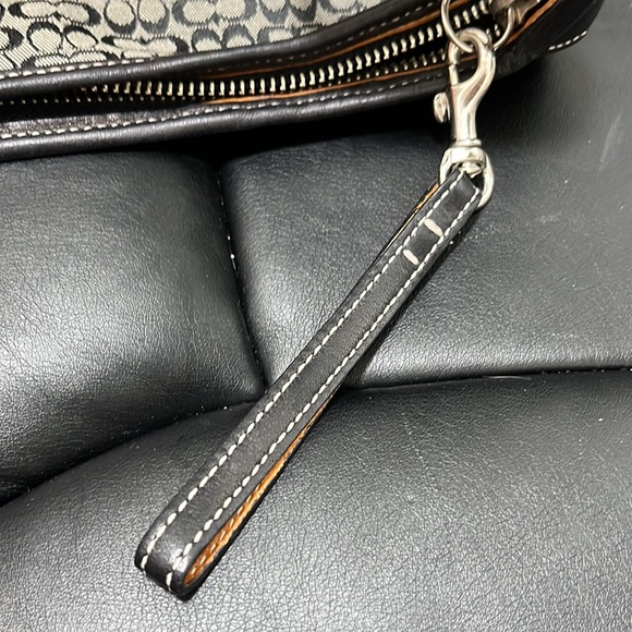 Coach Logo Black And Cream Small Hobo Zip Close Leather Accent and Lined Handle - Picture 6 of 10